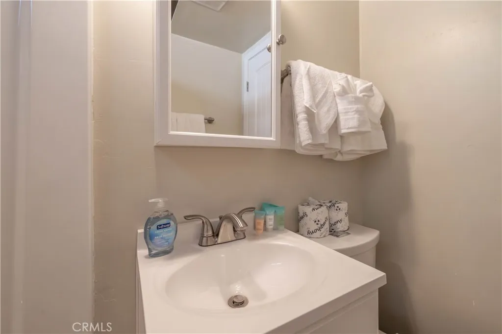 548 Moreno Lane, Sugarloaf, California 92386 home-pic-17