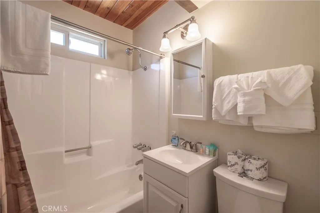 548 Moreno Lane, Sugarloaf, California 92386 home-pic-16