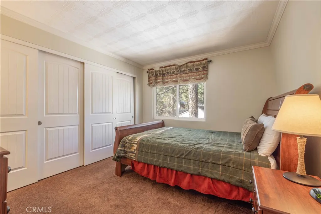 548 Moreno Lane, Sugarloaf, California 92386 home-pic-15