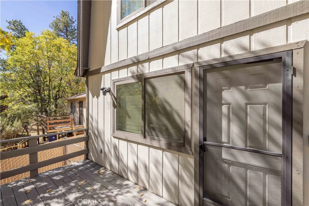 548 Moreno Lane, Sugarloaf, California 92386 home-pic-3