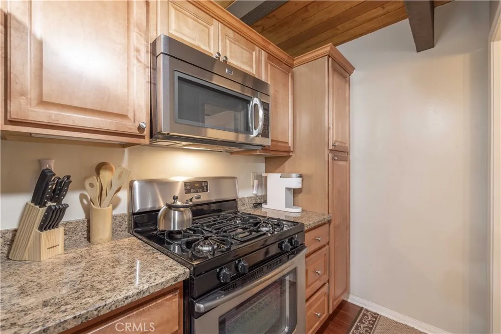 548 Moreno Lane, Sugarloaf, California 92386 home-pic-11