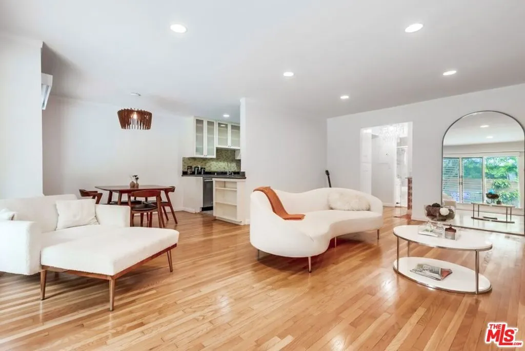 1275 Havenhurst Drive 4, West Hollywood, California 90046 home-pic-0