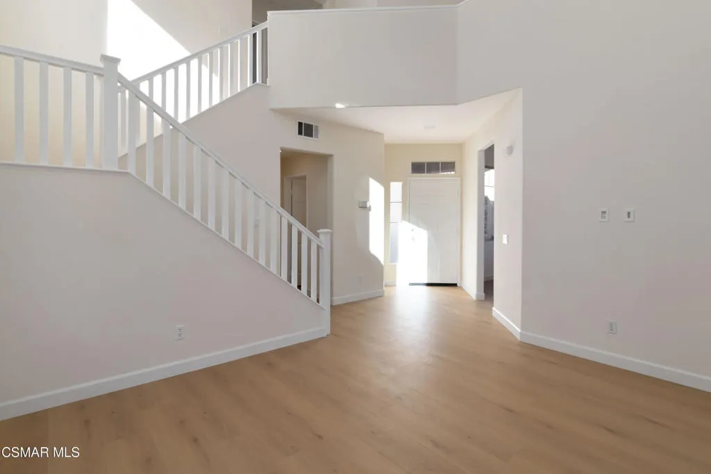 117 Macademia Lane, Simi Valley, California 93065 home-pic-9