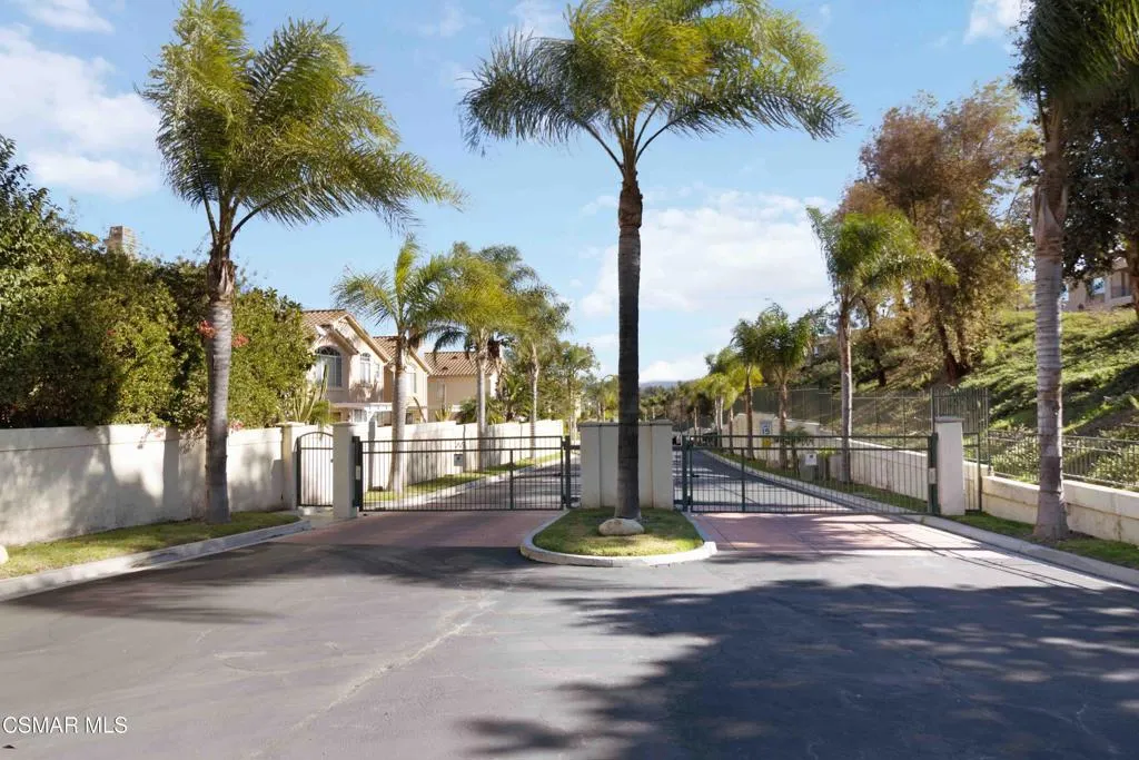 117 Macademia Lane, Simi Valley, California 93065 home-pic-3