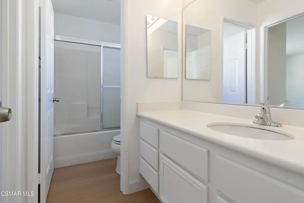 117 Macademia Lane, Simi Valley, California 93065 home-pic-39