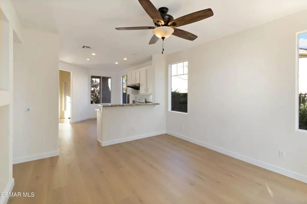 117 Macademia Lane, Simi Valley, California 93065 home-pic-25