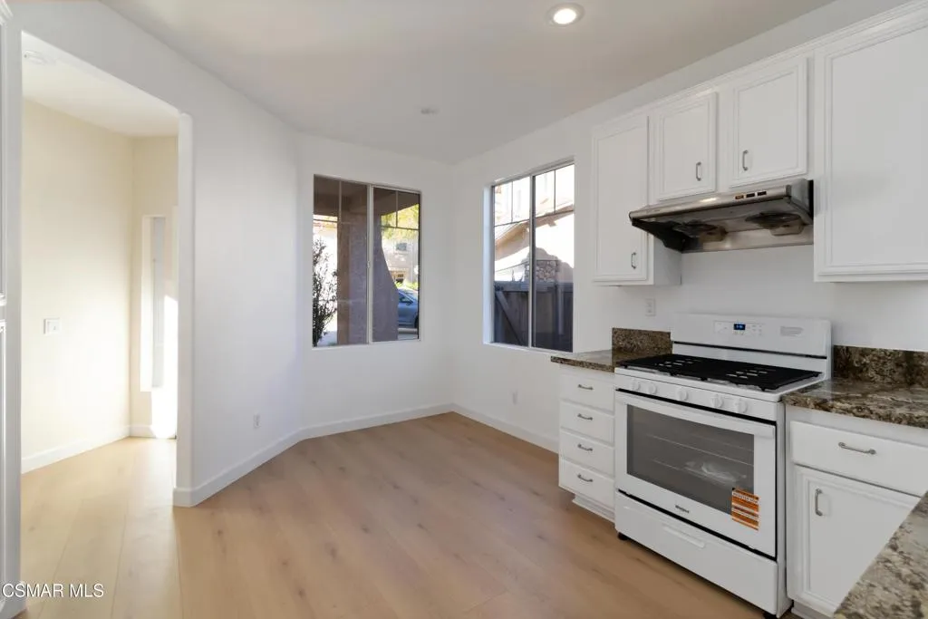 117 Macademia Lane, Simi Valley, California 93065 home-pic-15