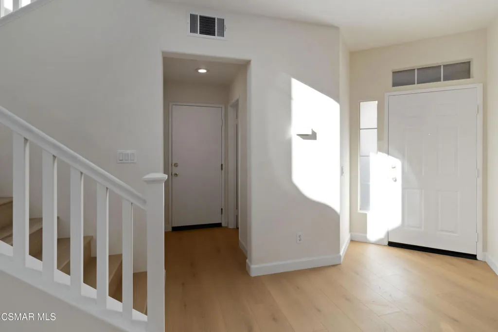 117 Macademia Lane, Simi Valley, California 93065 home-pic-8