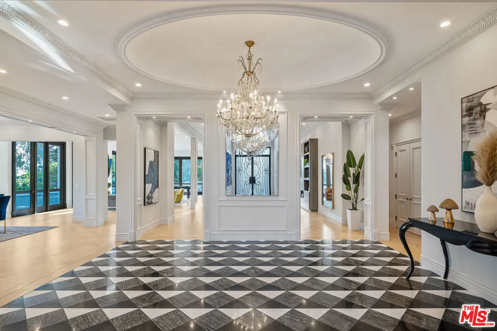 402 Doheny Road, Beverly Hills, California 90210 home-pic-2