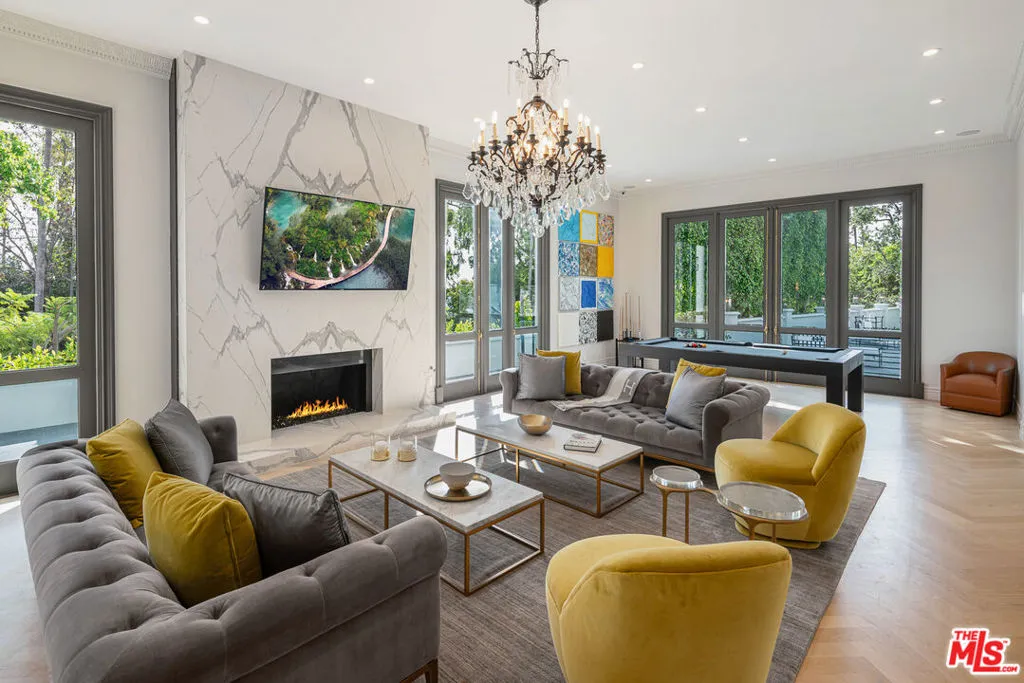 402 Doheny Road, Beverly Hills, California 90210 home-pic-17