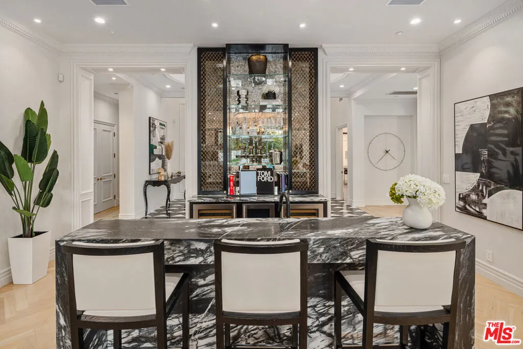 402 Doheny Road, Beverly Hills, California 90210 home-pic-13