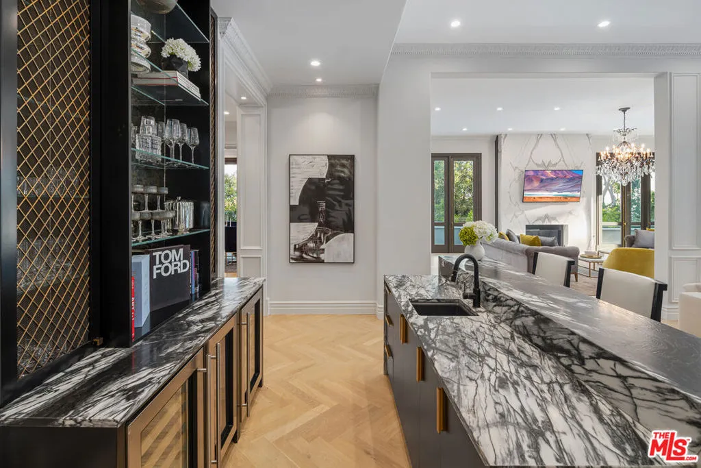 402 Doheny Road, Beverly Hills, California 90210 home-pic-12