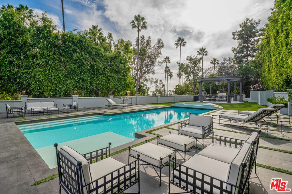 402 Doheny Road, Beverly Hills, California 90210 home-pic-22