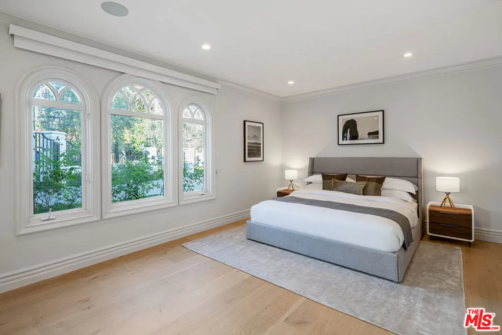 402 Doheny Road, Beverly Hills, California 90210 home-pic-33