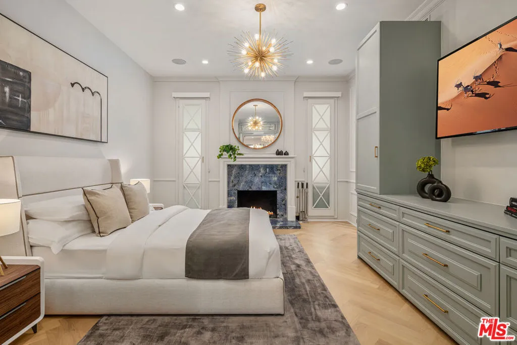 402 Doheny Road, Beverly Hills, California 90210 home-pic-26