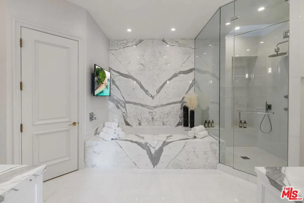 402 Doheny Road, Beverly Hills, California 90210 home-pic-41