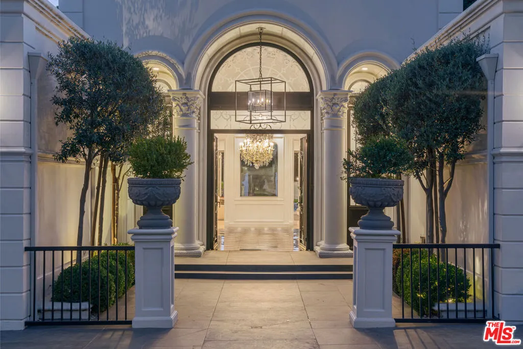 402 Doheny Road, Beverly Hills, California 90210 home-pic-48