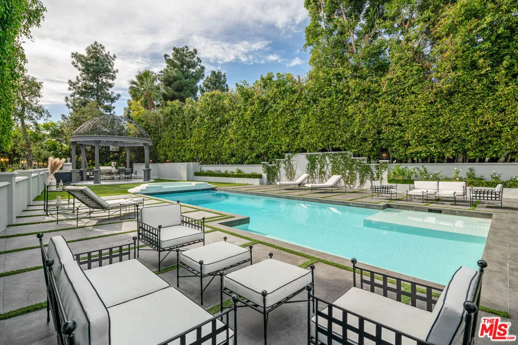 402 Doheny Road, Beverly Hills, California 90210 home-pic-23
