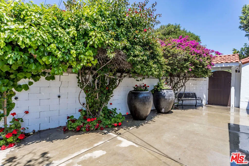 2928 Westbrook Avenue, Los Angeles, California 90046 home-pic-2