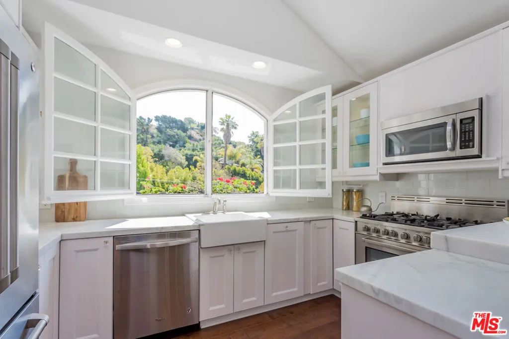2928 Westbrook Avenue, Los Angeles, California 90046 home-pic-12