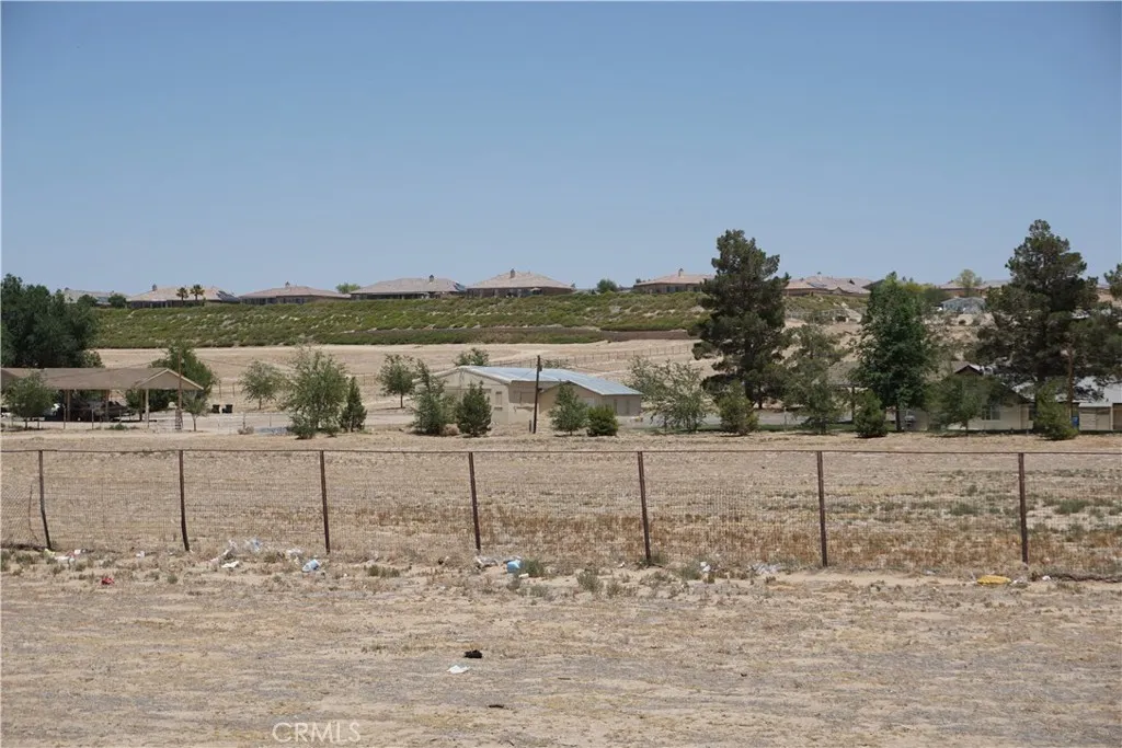 19968 Bear Valley Road, Apple Valley, California 92308 home-pic-4