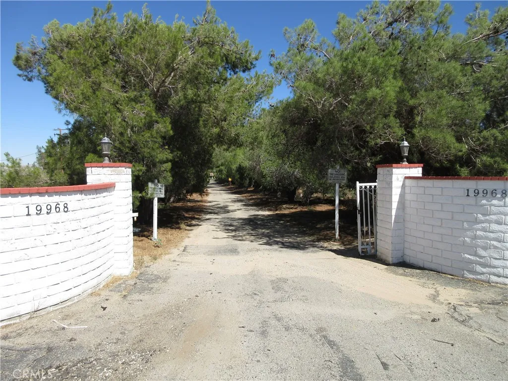 19968 Bear Valley Road, Apple Valley, California 92308 home-pic-0