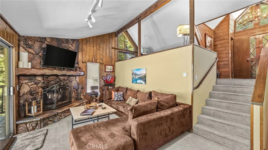 582 Kuffel Canyon Road, Lake Arrowhead, California 92352 home-pic-4