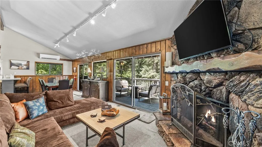 582 Kuffel Canyon Road, Lake Arrowhead, California 92352 home-pic-7