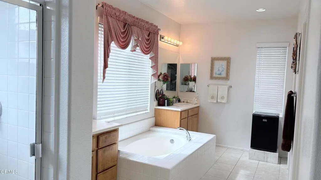 1902 Ribera Drive, Oxnard, California 93030 home-pic-18