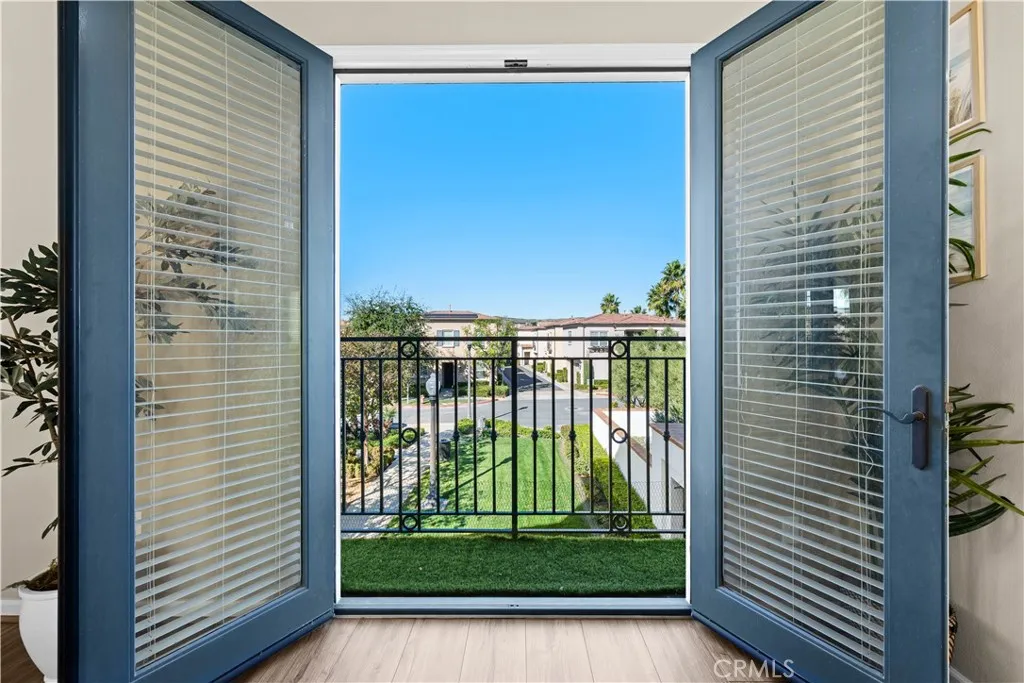 26265 Prima Way, Saugus, California 91350 home-pic-18