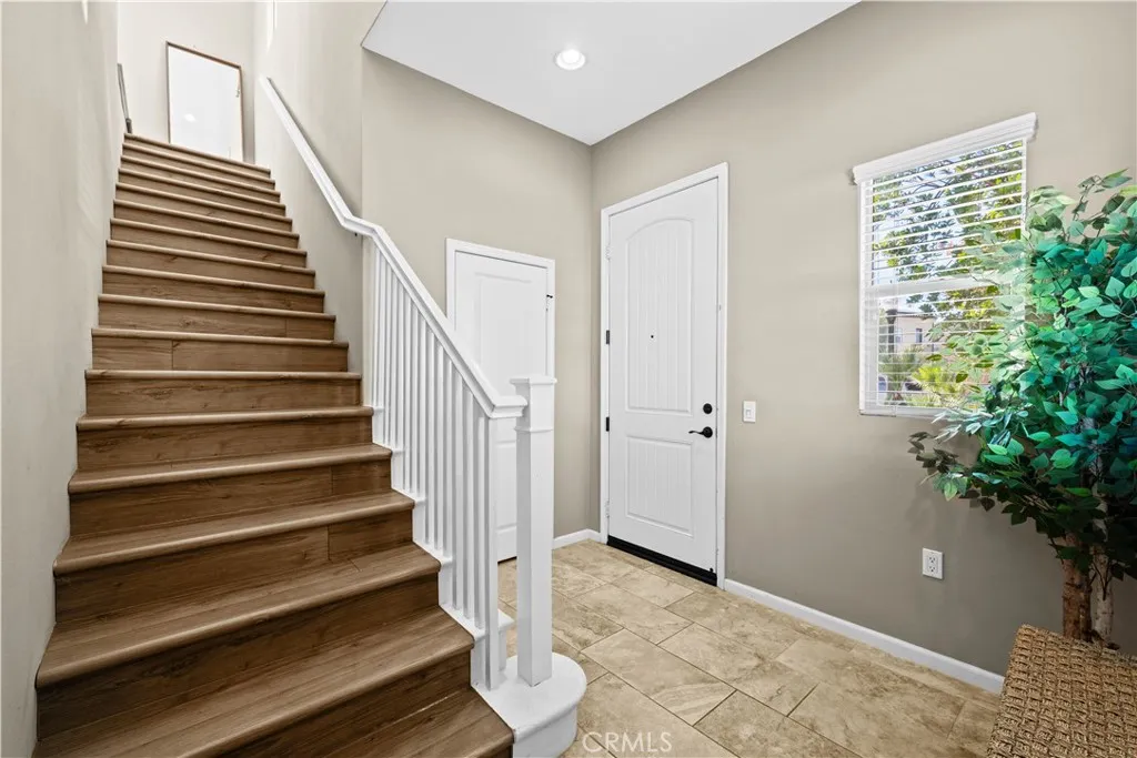 26265 Prima Way, Saugus, California 91350 home-pic-9