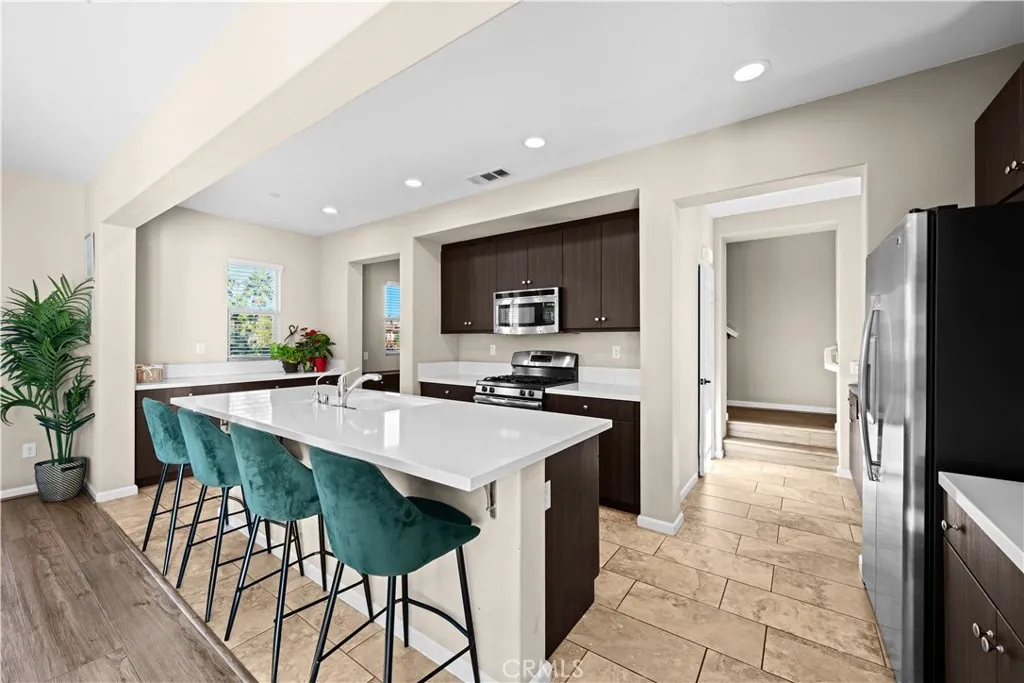 26265 Prima Way, Saugus, California 91350 home-pic-17