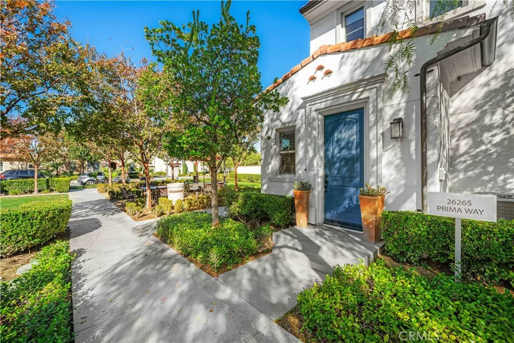 26265 Prima Way, Saugus, California 91350 home-pic-2
