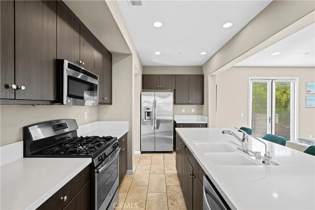 26265 Prima Way, Saugus, California 91350 home-pic-25