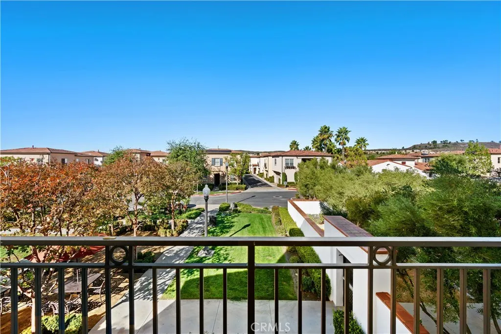 26265 Prima Way, Saugus, California 91350 home-pic-19