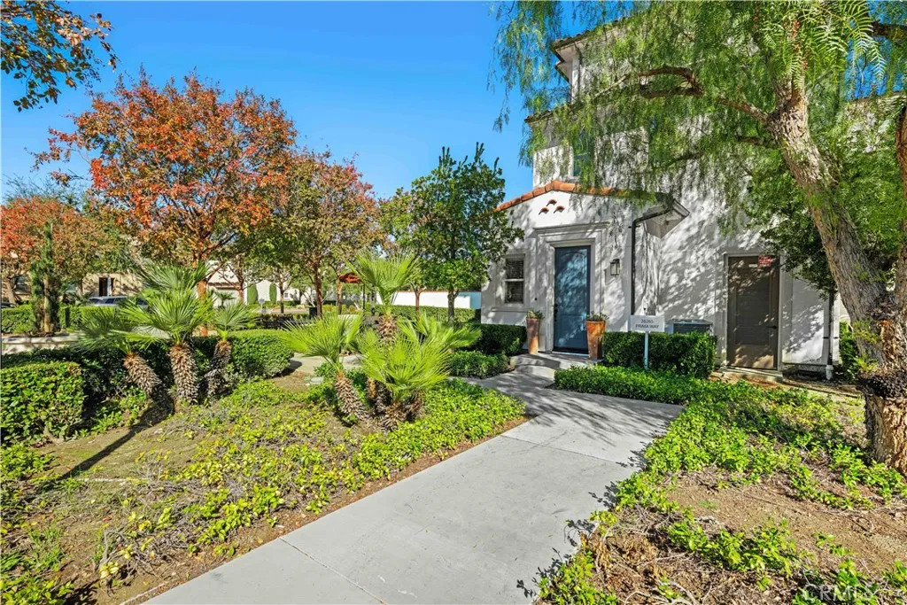 26265 Prima Way, Saugus, California 91350 home-pic-4