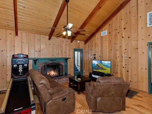 264 Forest Circle, Crestline, California 92325