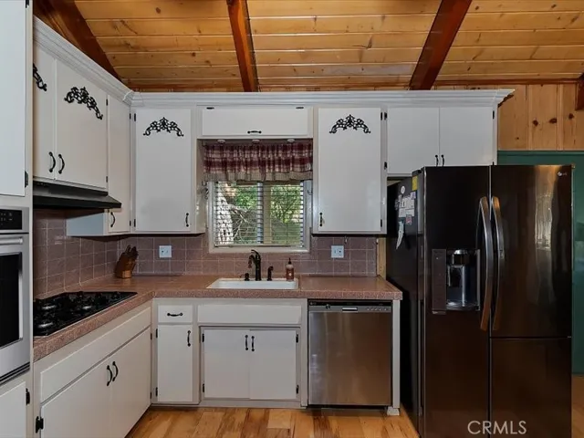 264 Forest Circle, Crestline, California 92325