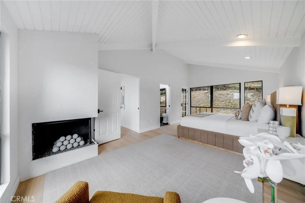 1450 Terrace Way, Laguna Beach, California 92651 home-pic-17