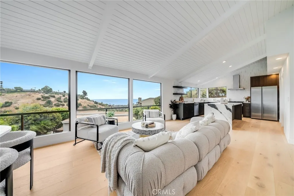 1450 Terrace Way, Laguna Beach, California 92651 home-pic-0