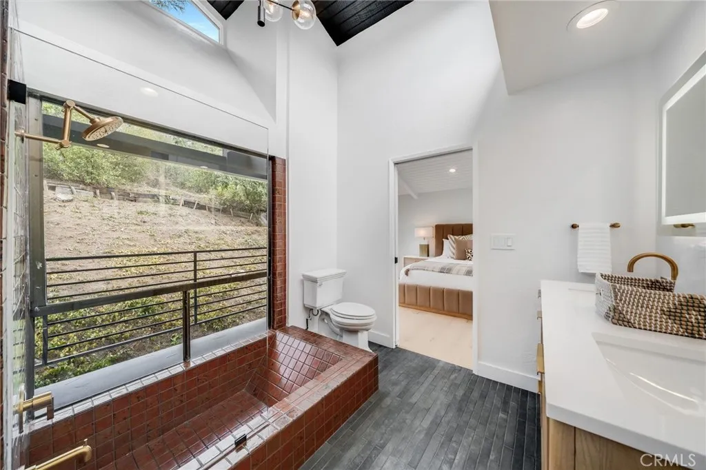 1450 Terrace Way, Laguna Beach, California 92651 home-pic-18