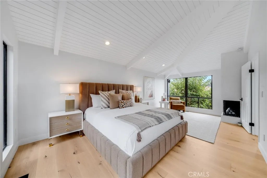 1450 Terrace Way, Laguna Beach, California 92651 home-pic-16
