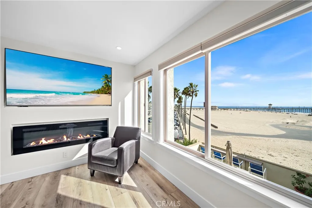 711 Pacific Coast 330, Huntington Beach, California 92648 home-pic-0