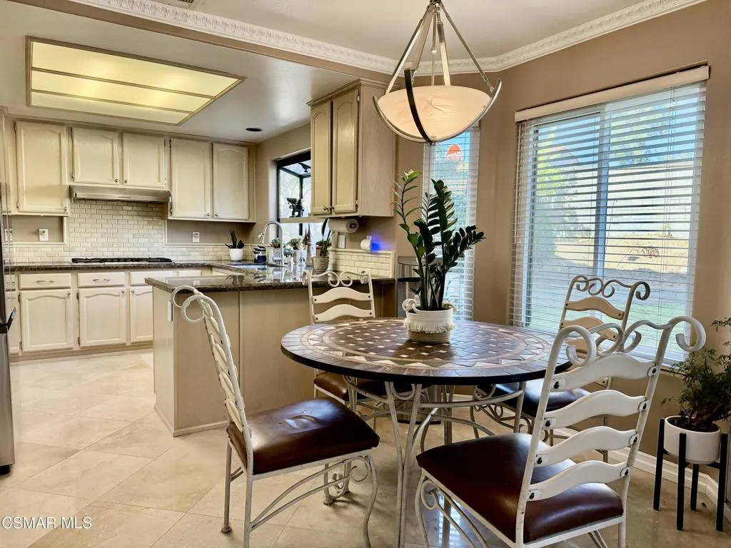 510 Savona Way, Oak Park, California 91377 home-pic-12