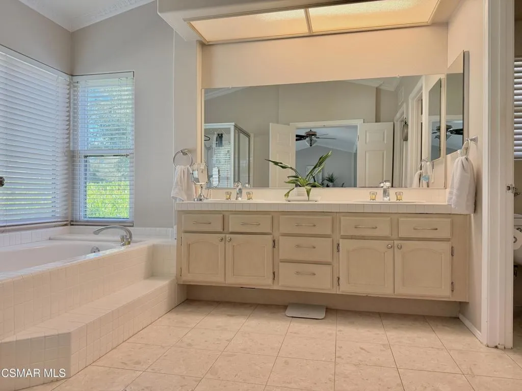 510 Savona Way, Oak Park, California 91377 home-pic-21
