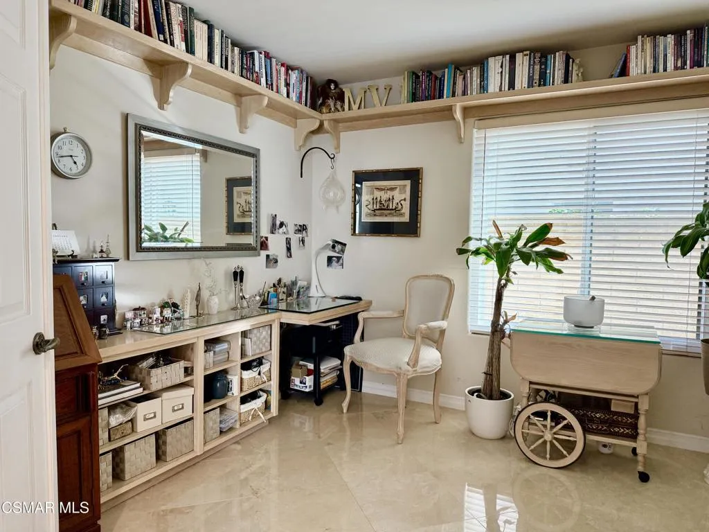 510 Savona Way, Oak Park, California 91377 home-pic-8