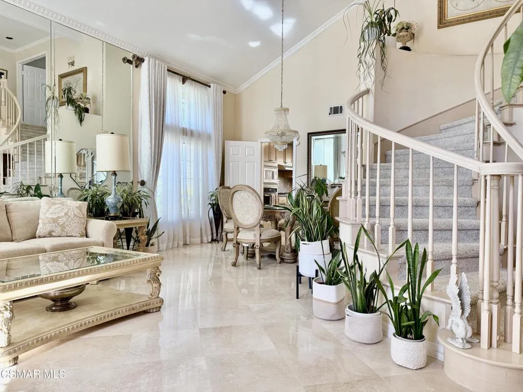 510 Savona Way, Oak Park, California 91377 home-pic-3