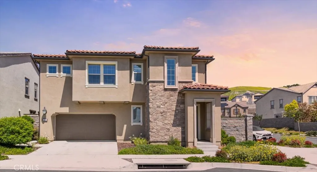 1901 Aliso Canyon Drive, Lake Forest, California 92610 home-pic-0