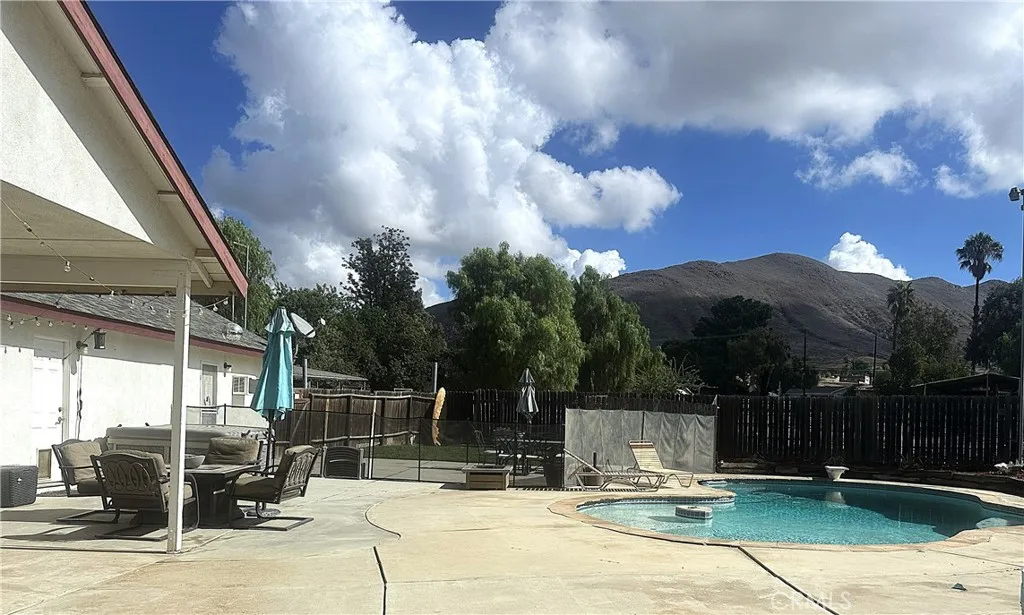 361 Spur, Norco, California 92860 home-pic-11