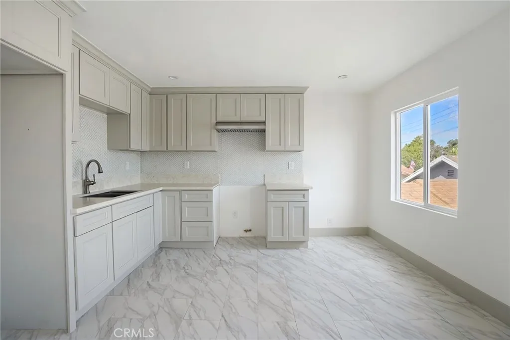 253 E 82nd, Los Angeles, California 90003 home-pic-24